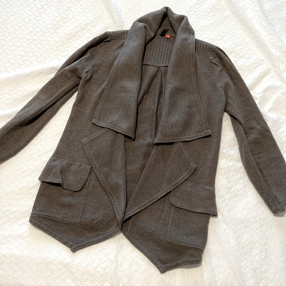 Cardigan sweater